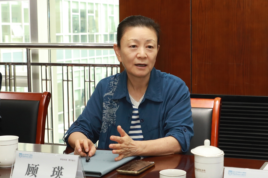 顾瑛教授到青岛市妇女儿童医院指导光动力治疗鲜红斑痣工作