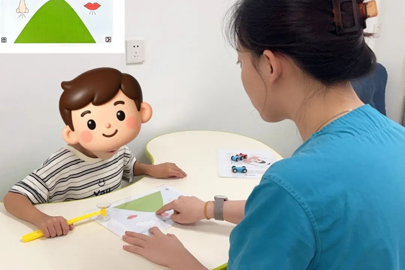 “老、老、老师、师好”……孩子说话“结结巴巴”,长大会自愈吗?这几个干预方法家长要学