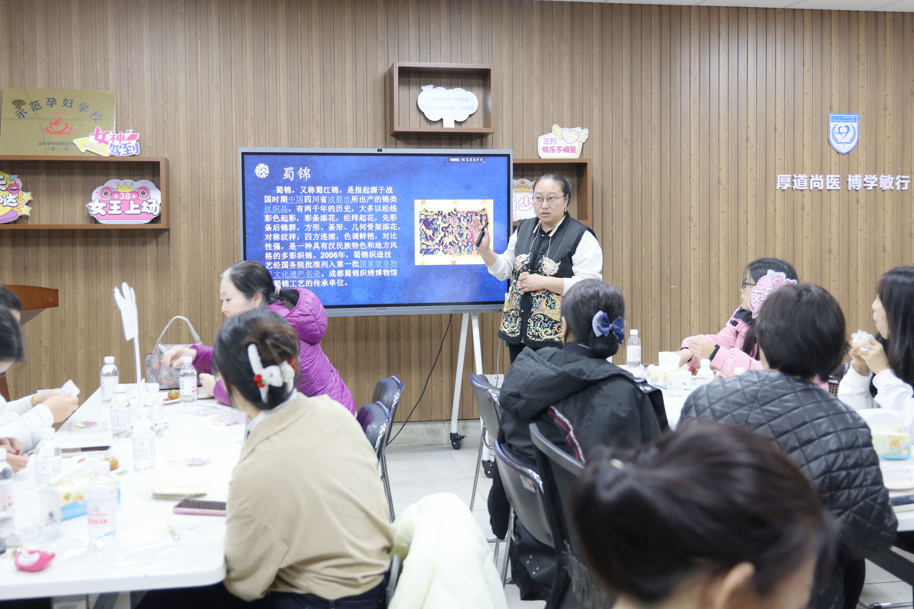 春光为序，巾帼为章 | 青岛市妇女儿童医院 “三八” 妇女节系列活动致敬 “她” 力量
