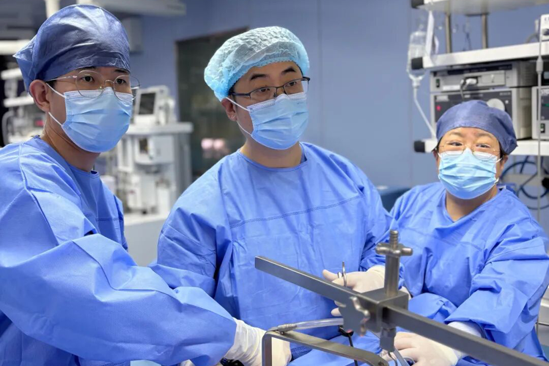 【医者·温度之上】腋窝替颈部挡了一刀！刀过无痕，留住的是一个年轻女孩的体面与底气