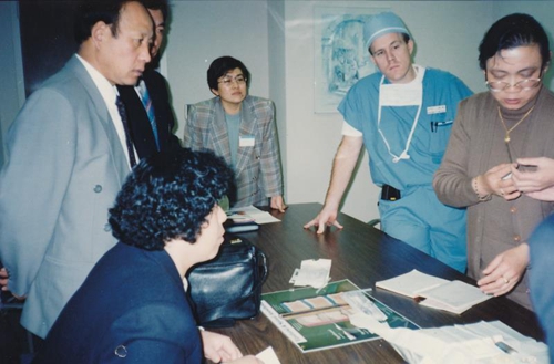 1996年11月，赴美国学习无痛分娩技术.jpg